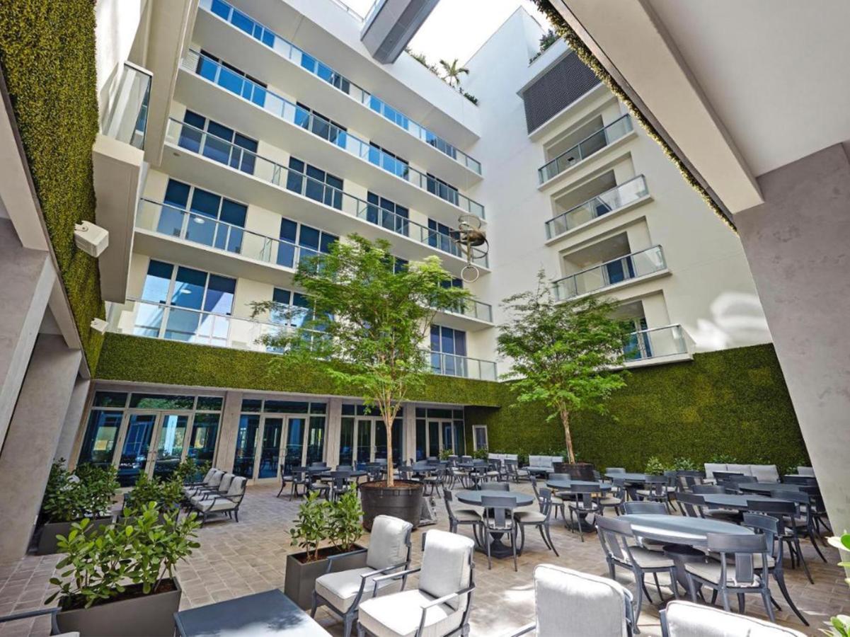 Hollywood Studios Condo Costa Luaran gambar