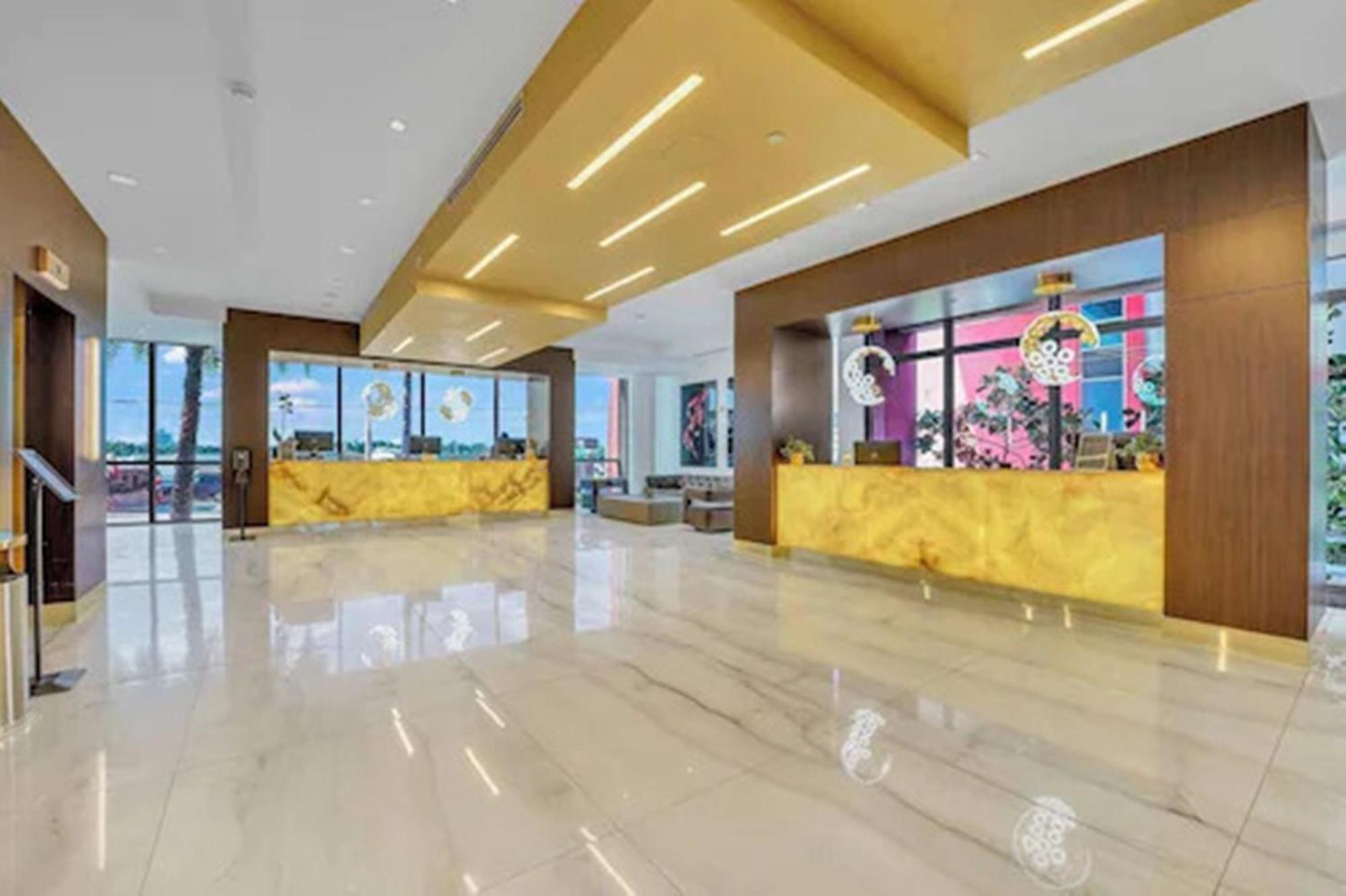 Hollywood Studios Condo Costa Luaran gambar