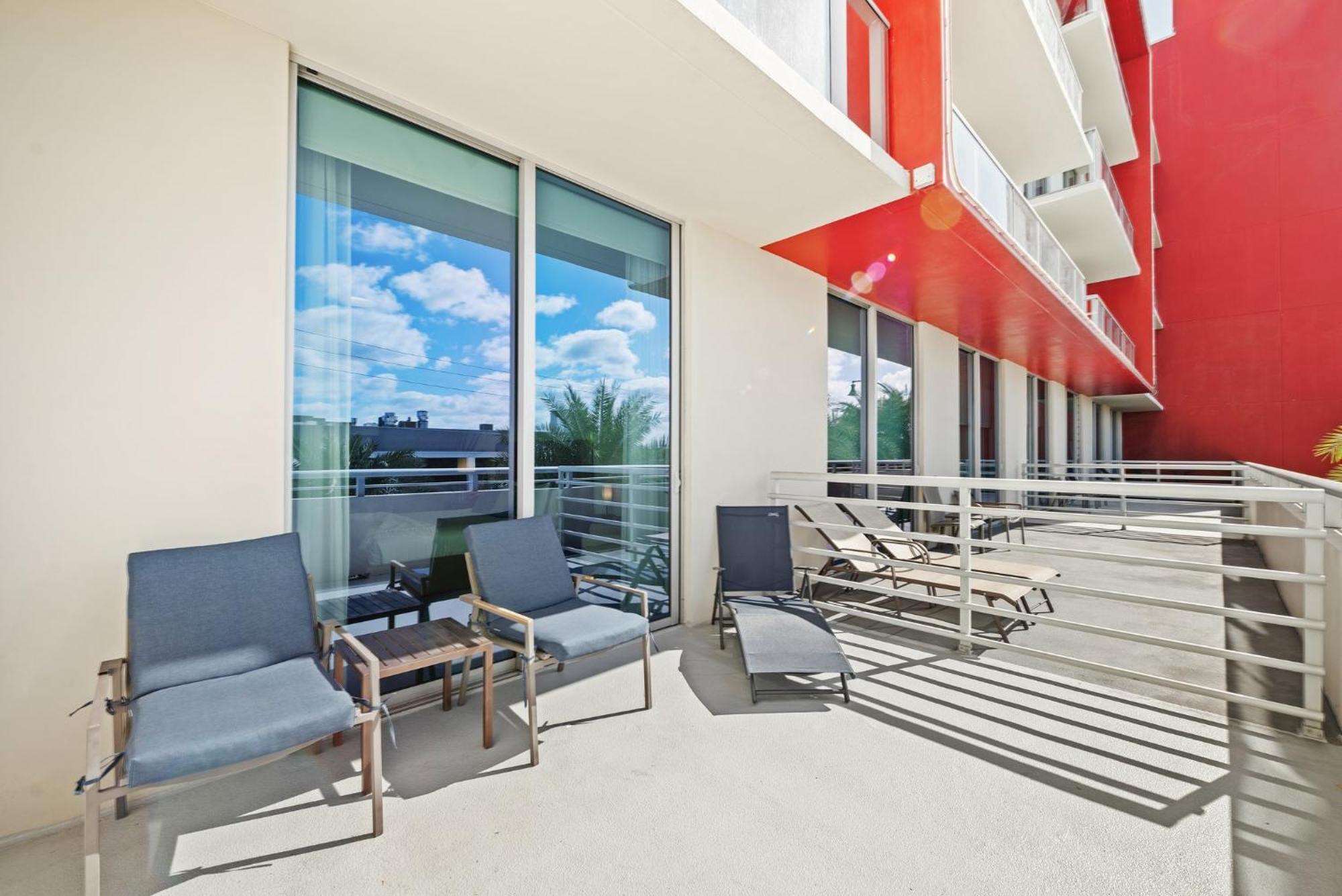 Hollywood Studios Condo Costa Luaran gambar